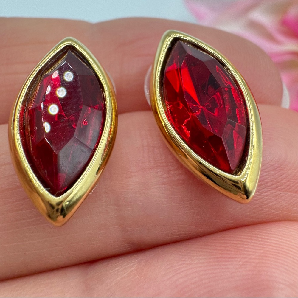 Vintage Red Navette Rhinestone Stud Earrings Gold Tone Bezel Valentine Signed - Picture 4 of 11